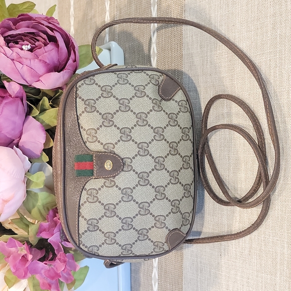 Gucci Handbags - Authentic Gucci vintage sling bag